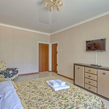 Cozy Apartment On Rozybakiev 145. Atakent Almaty Esterno foto