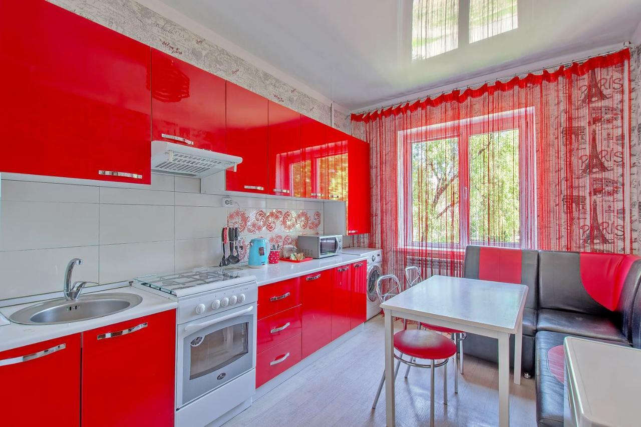 Cozy Apartment On Rozybakiev 145. Atakent Almaty Esterno foto