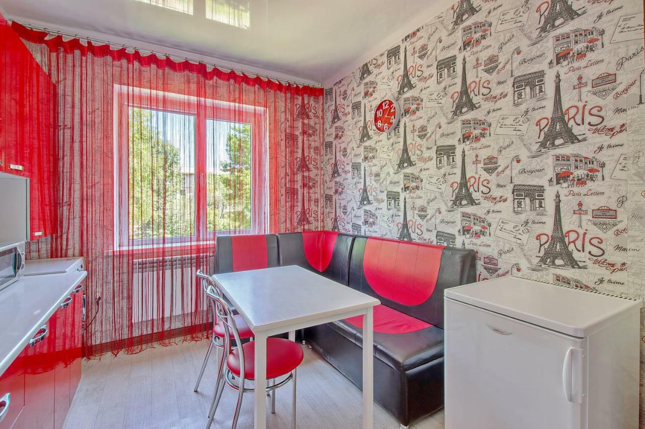 Cozy Apartment On Rozybakiev 145. Atakent Almaty Esterno foto